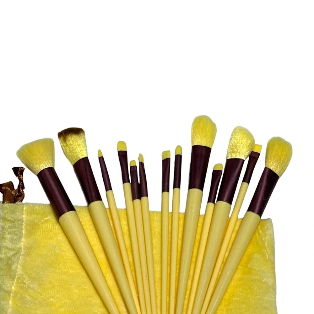 New, 14‎ Piece Makeup Brush Set with Pouch